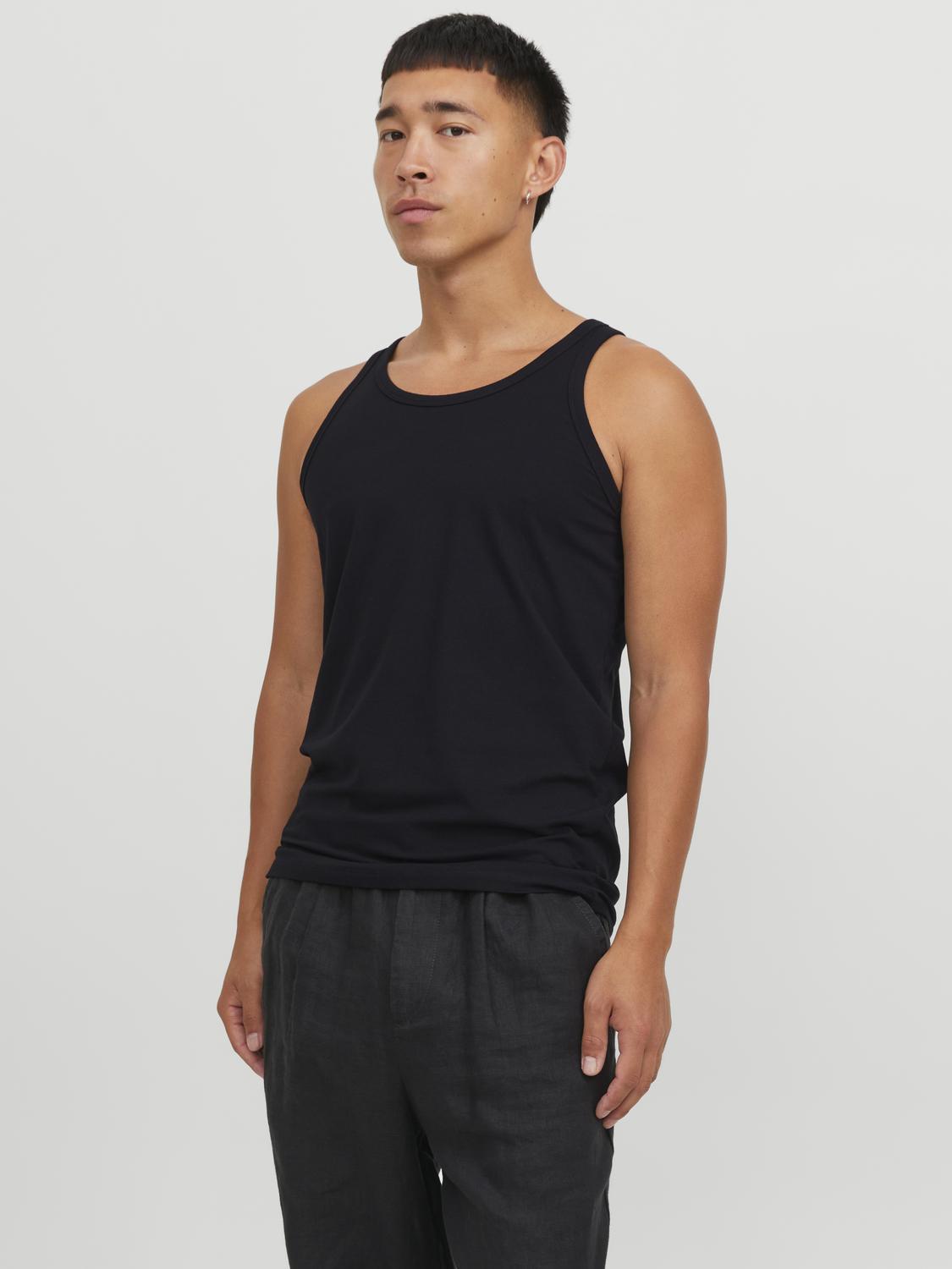 model_shot-front