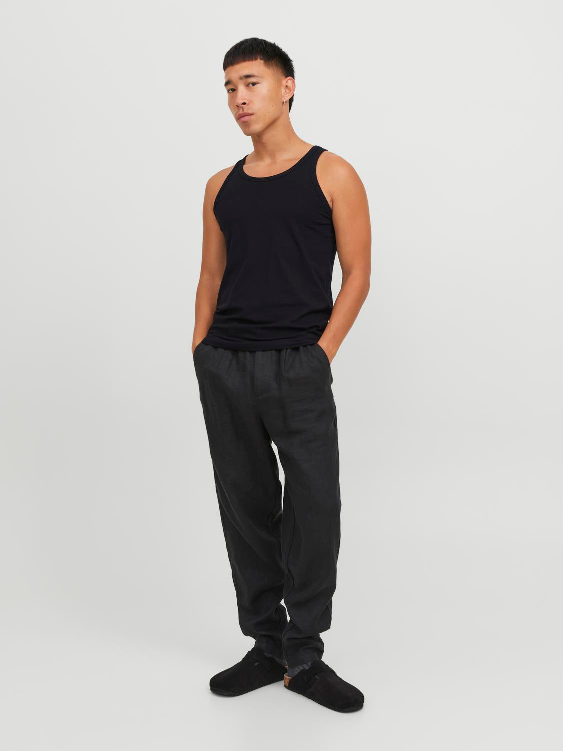 model_shot-front_full