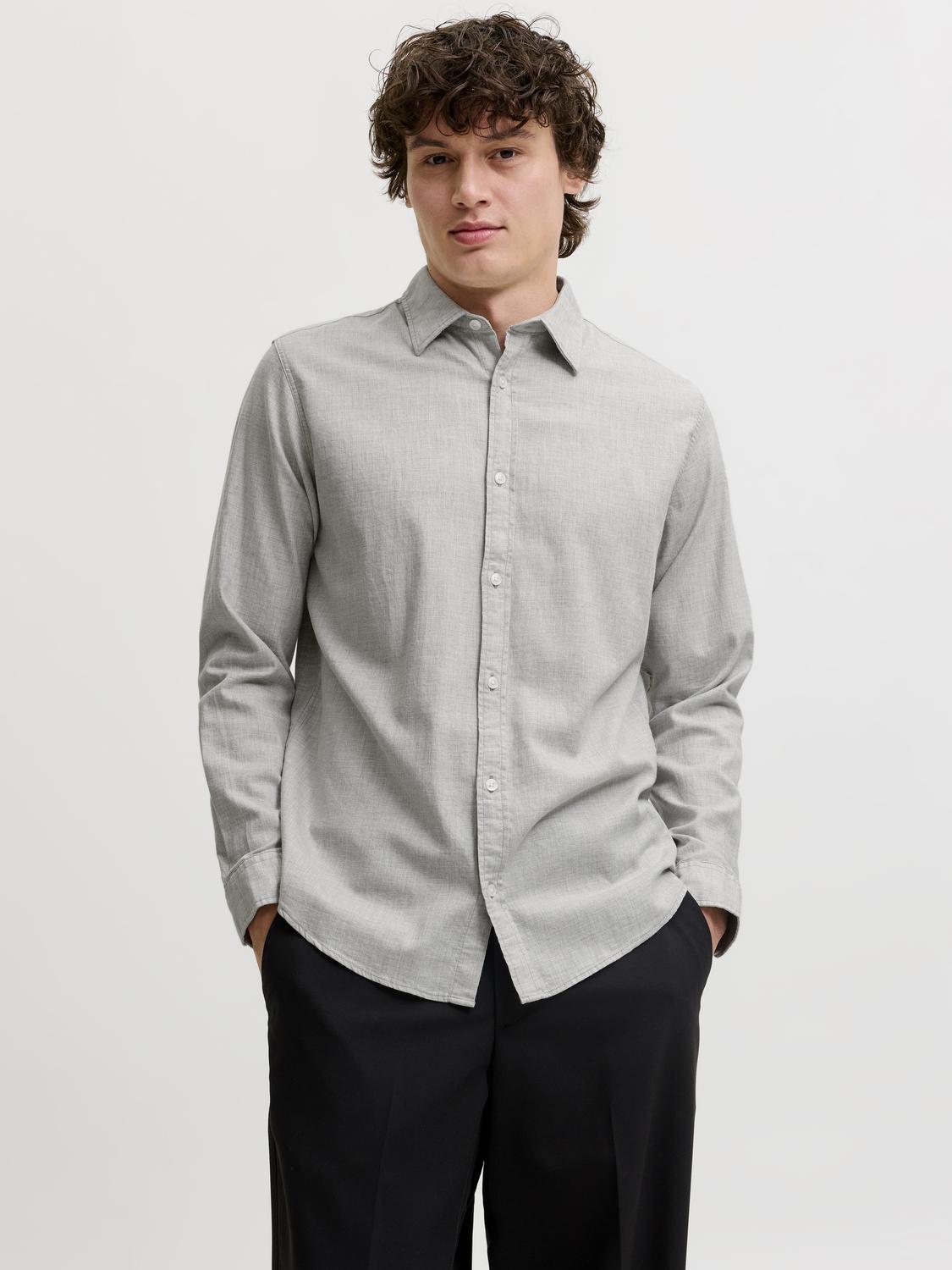 model_shot-front