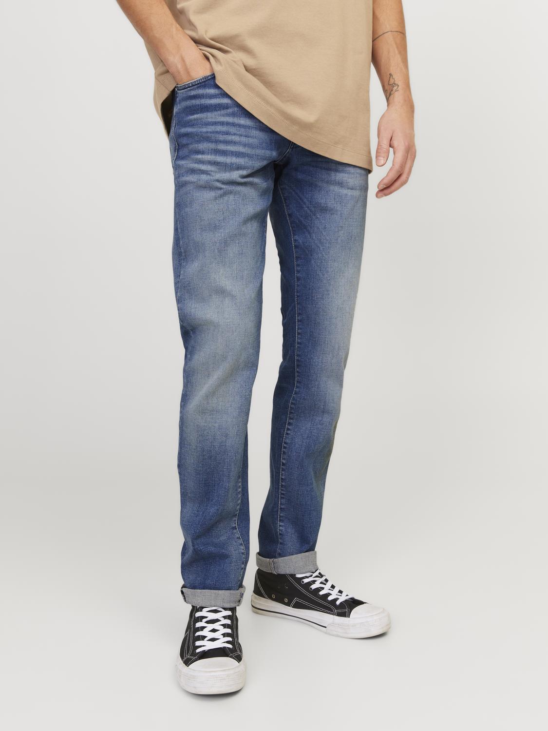 model_shot-front