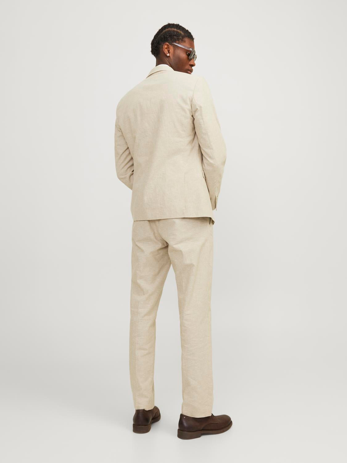 model_shot-back