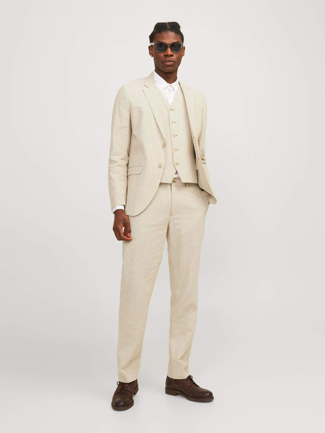 model_shot-front_full
