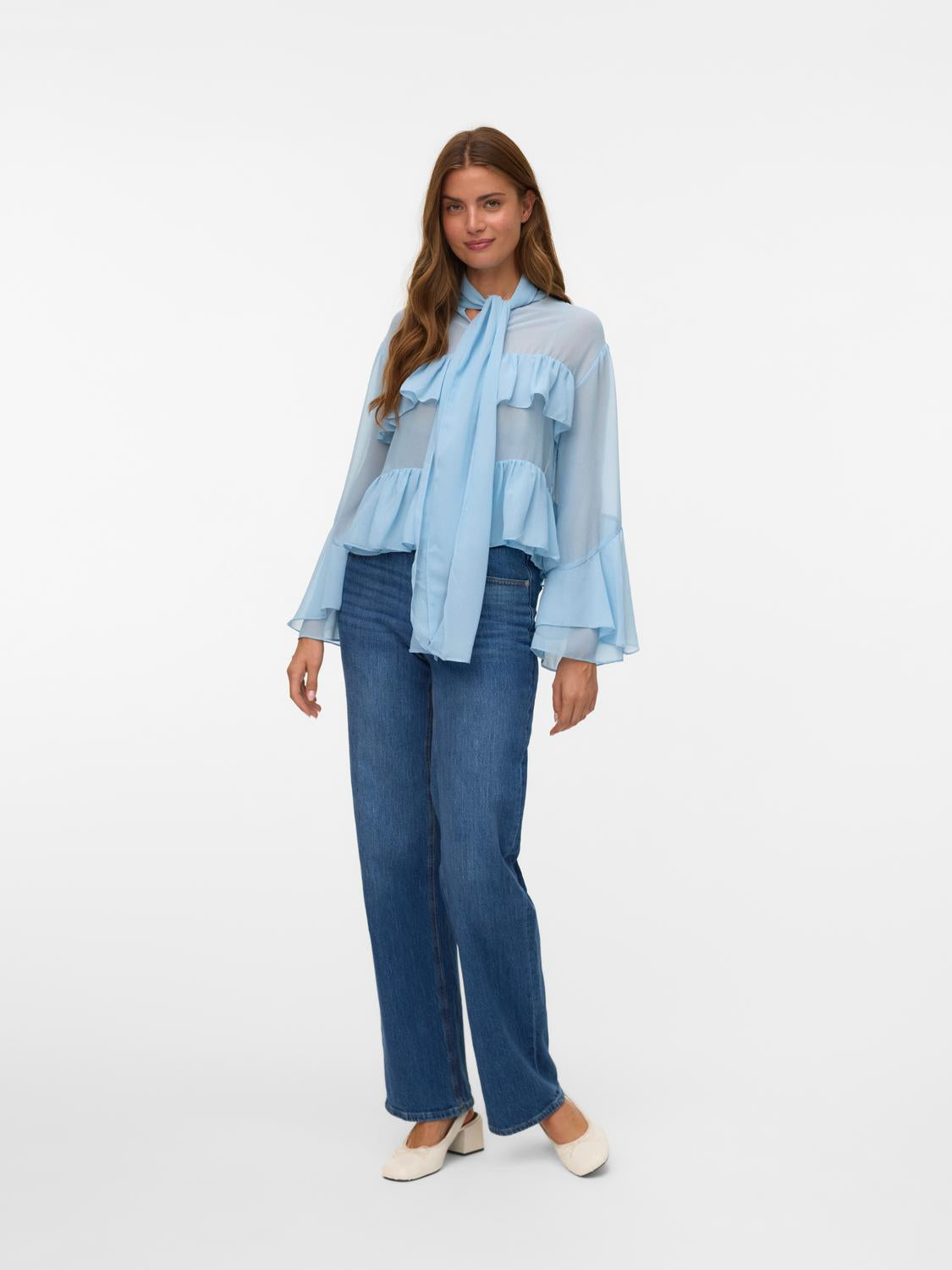 model_shot-front