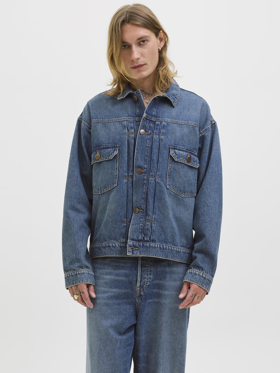 model_shot-front