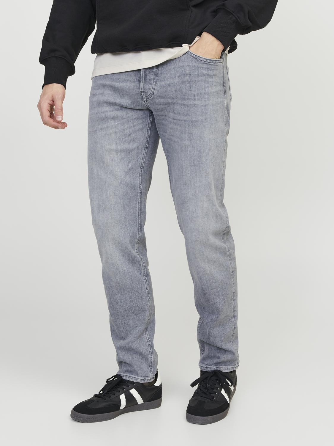 model_shot-front