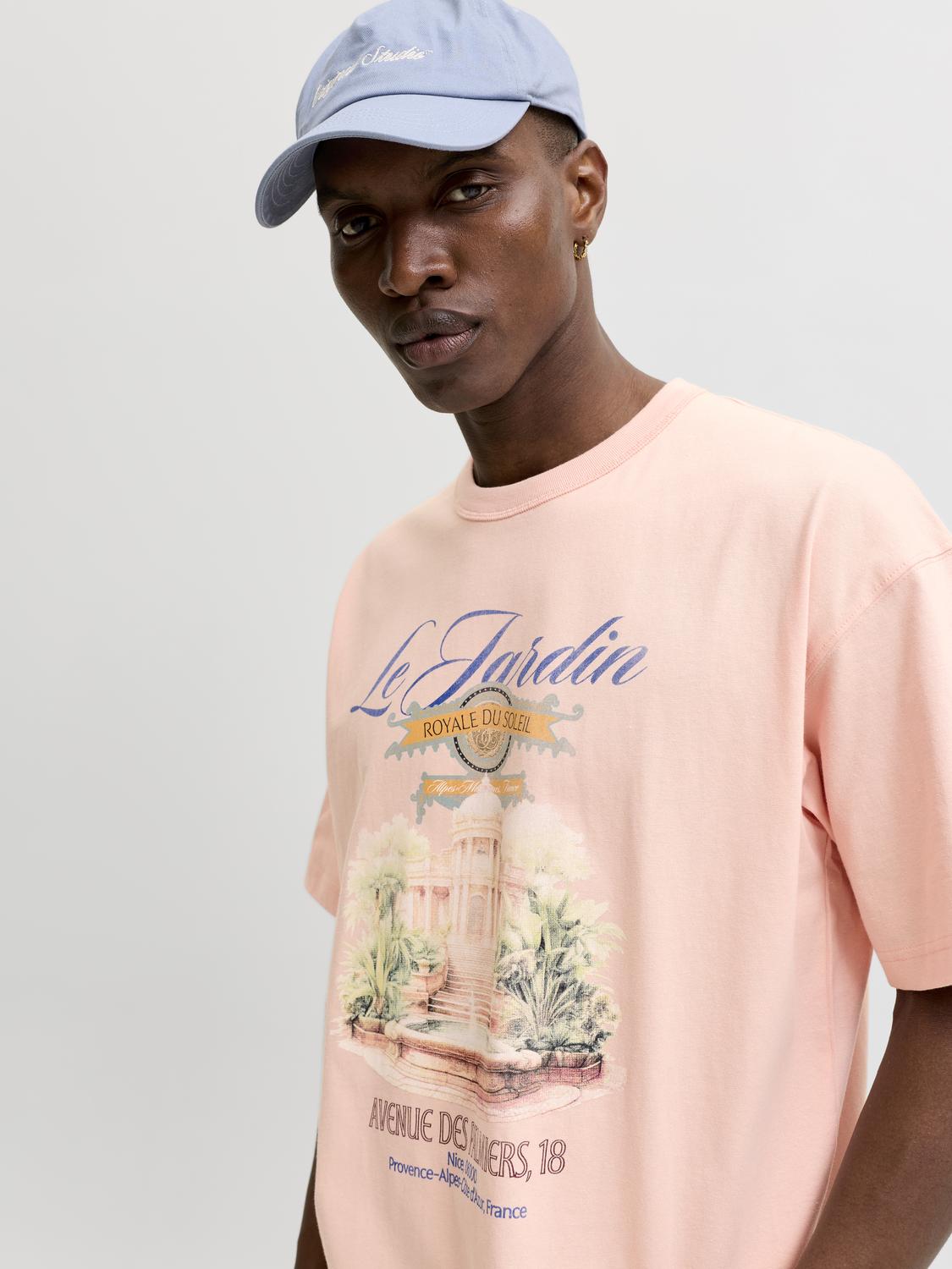 model_shot-creative