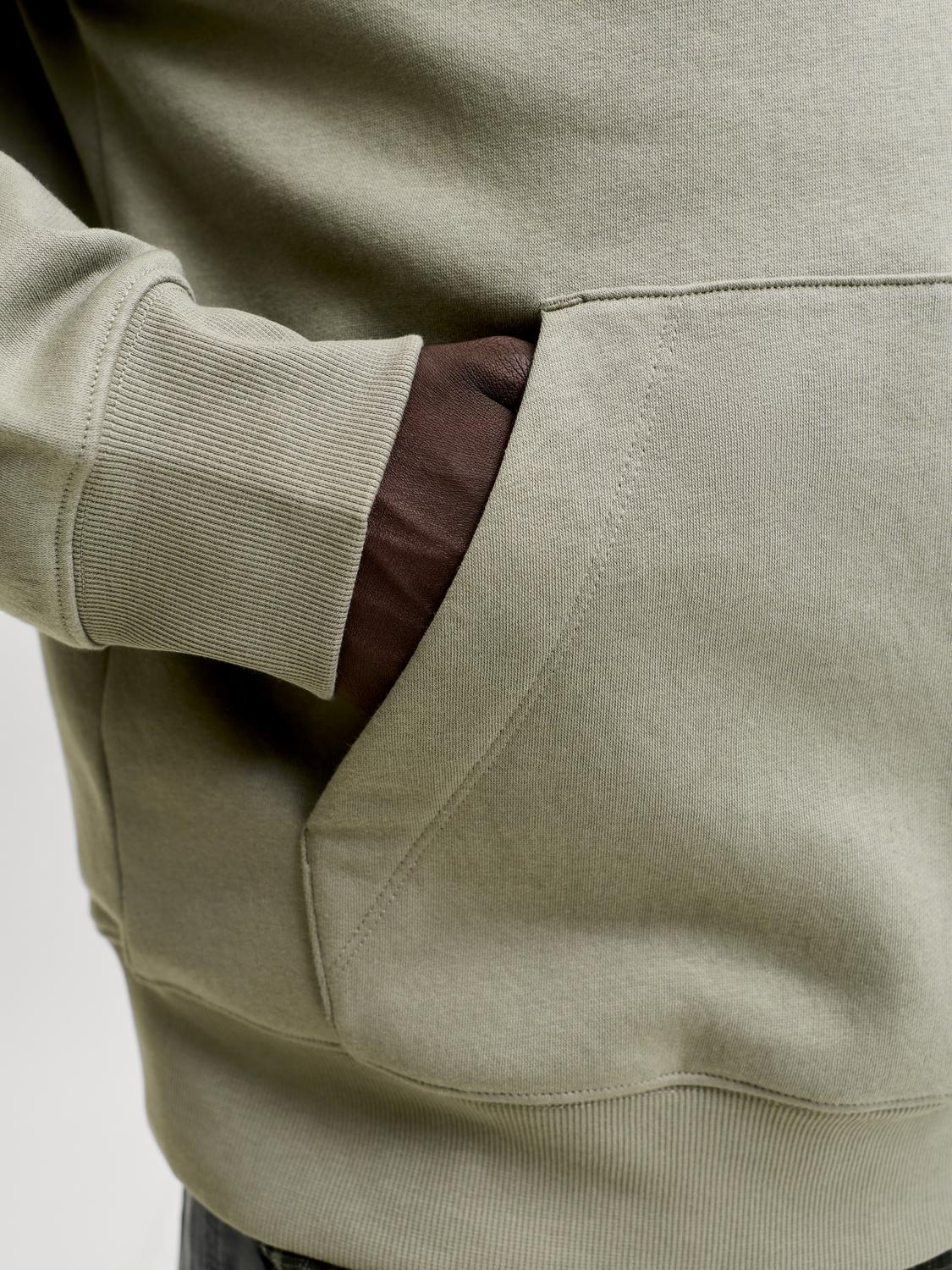 model_shot-detail