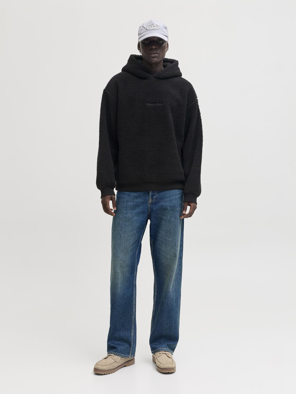 model_shot-front_full