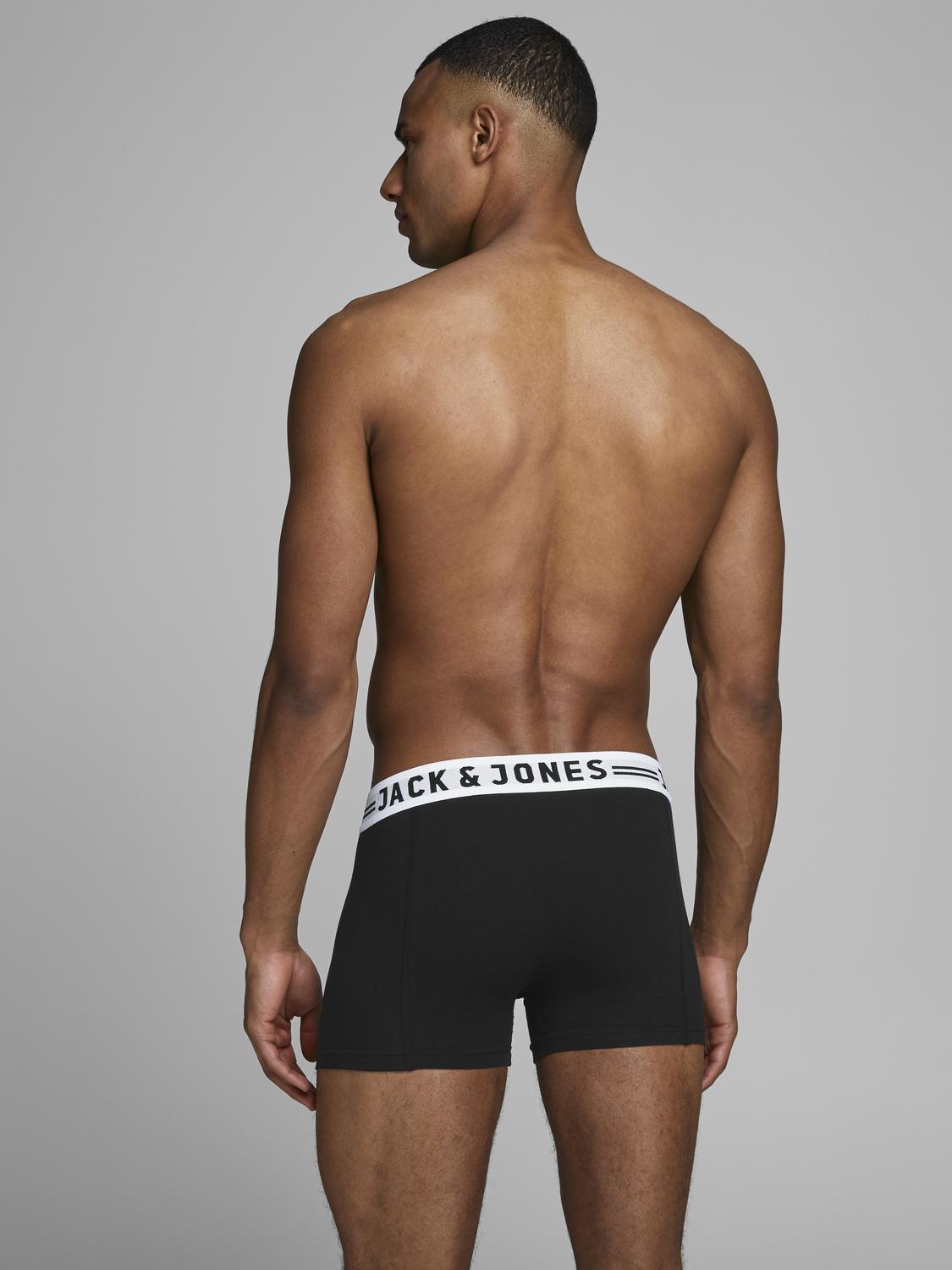 model_shot-front_full