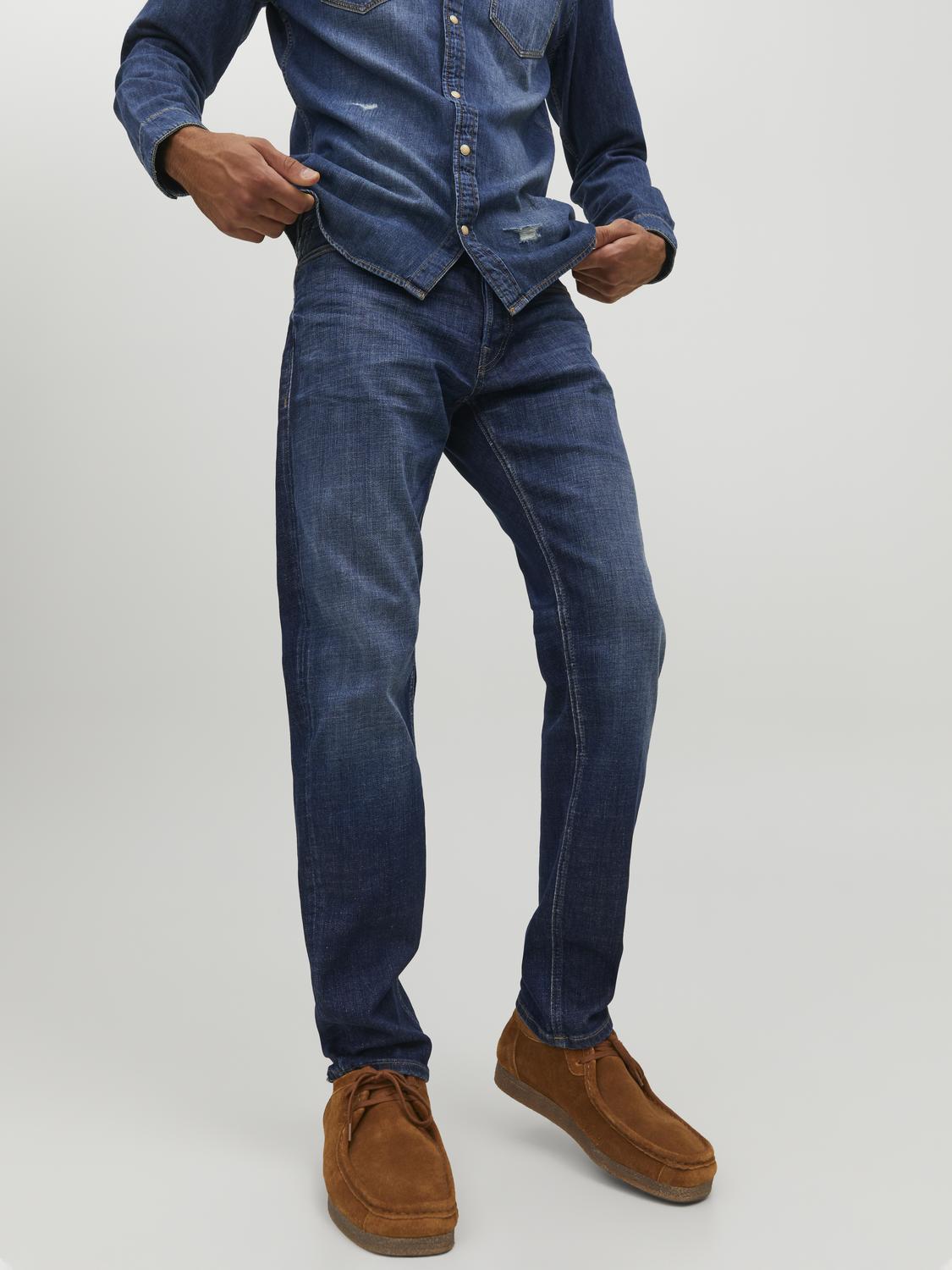 model_shot-front