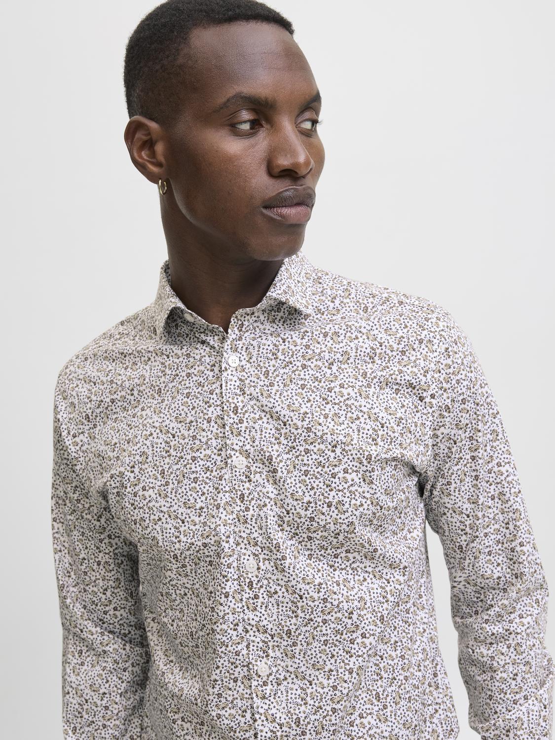model_shot-creative