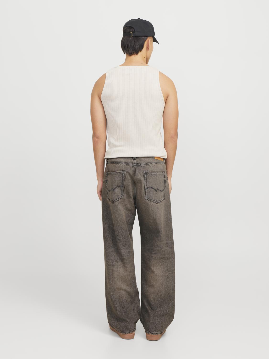 model_shot-back