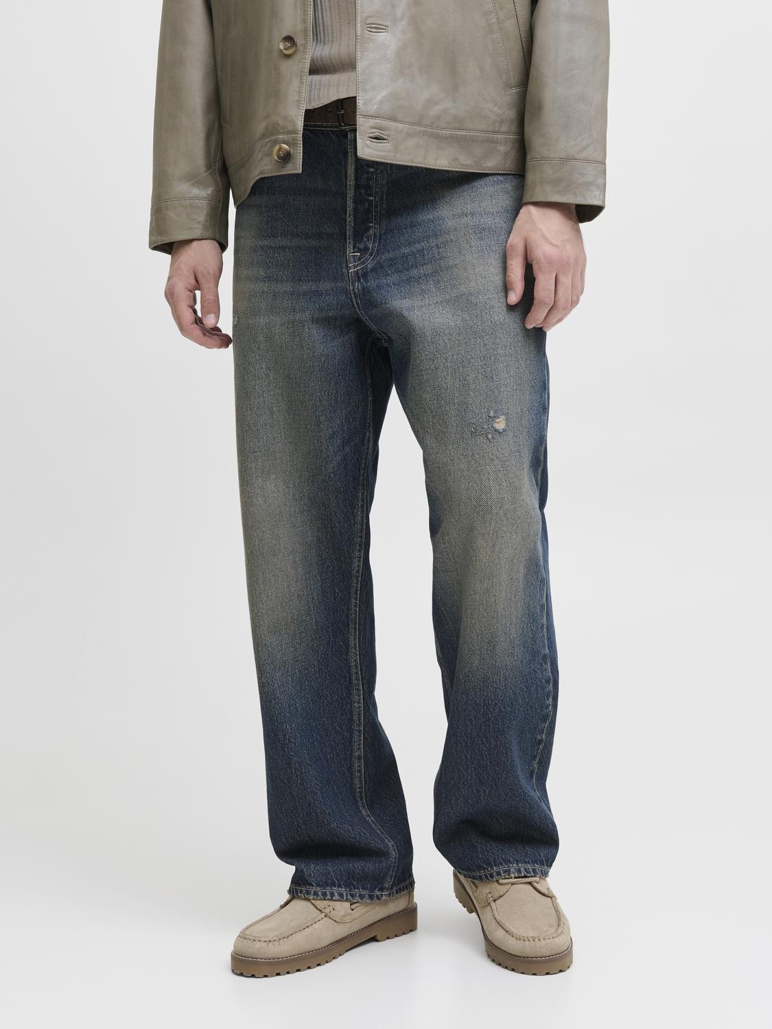 model_shot-front