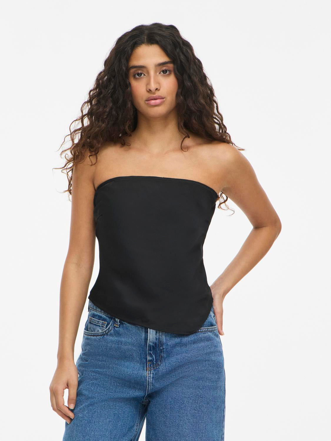 model_shot-front