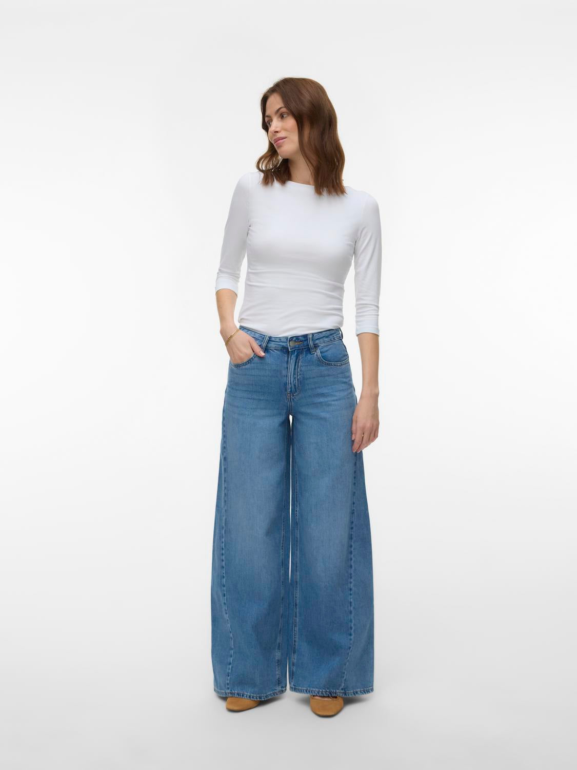 model_shot-front