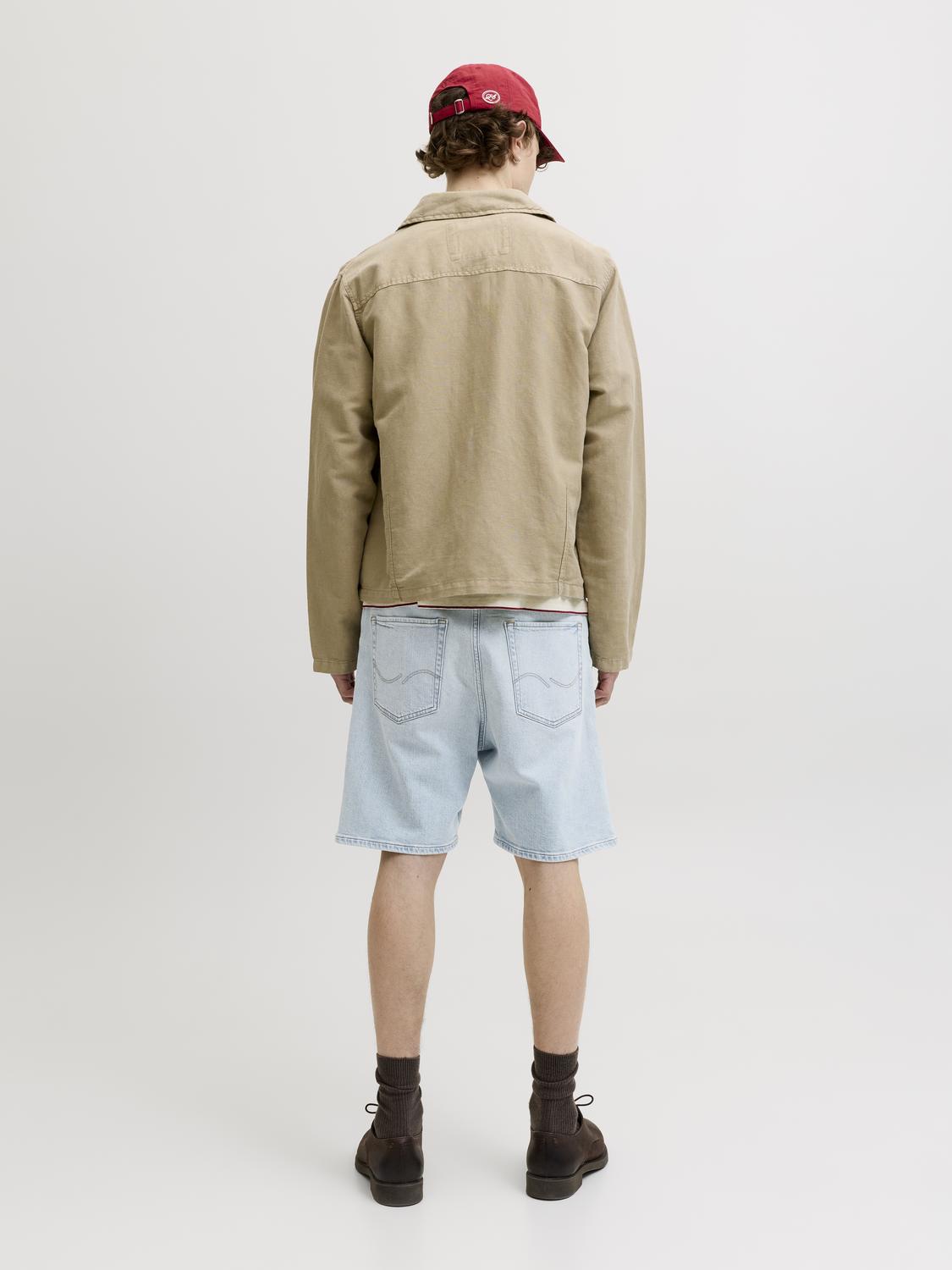 model_shot-back