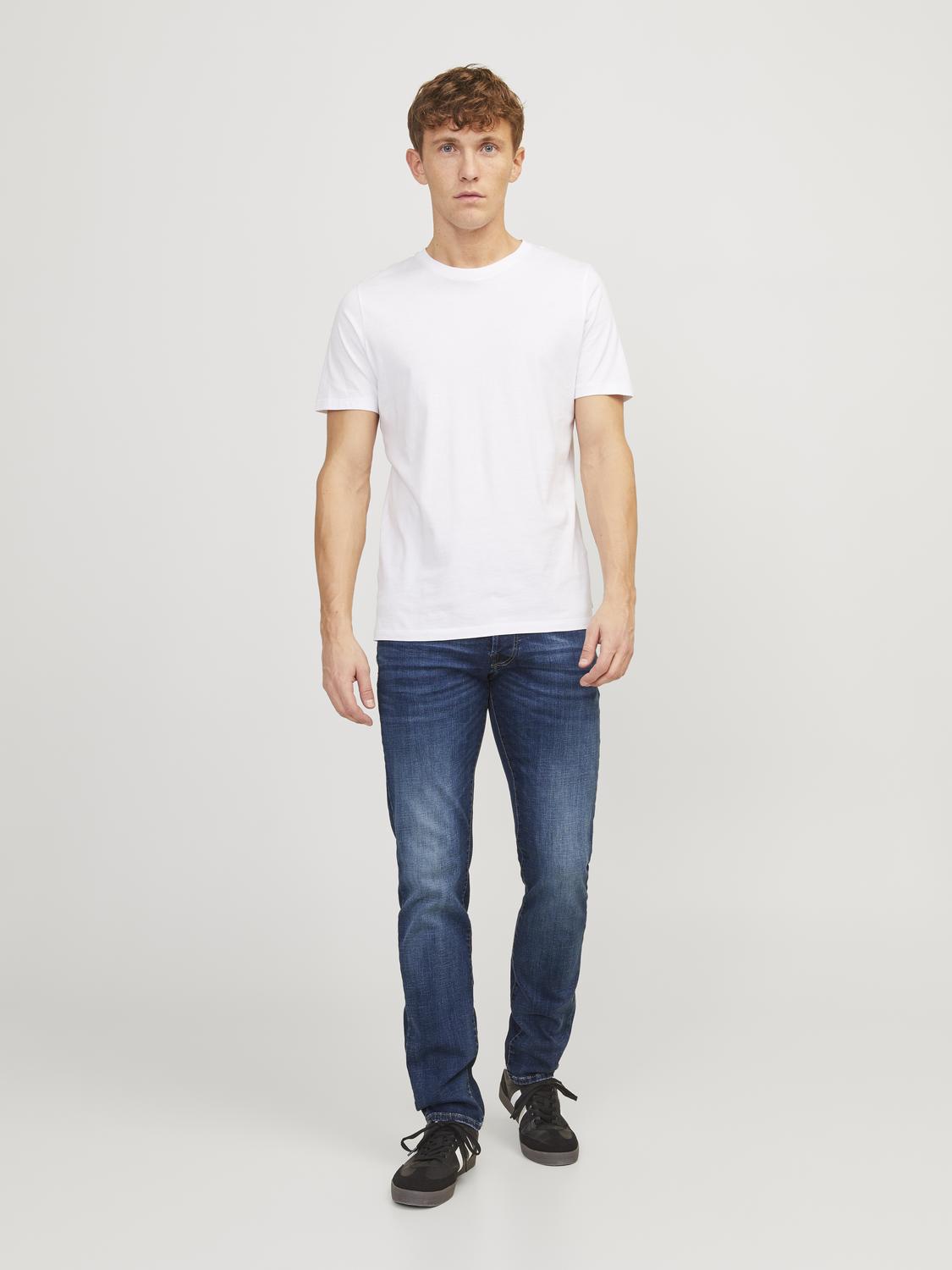 model_shot-front_full