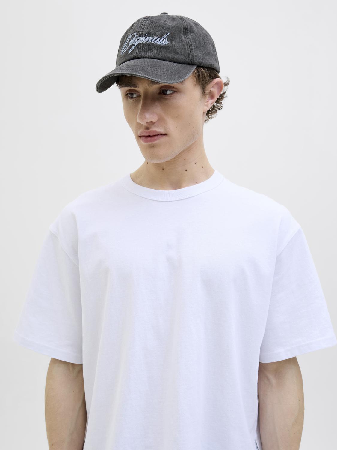 model_shot-front