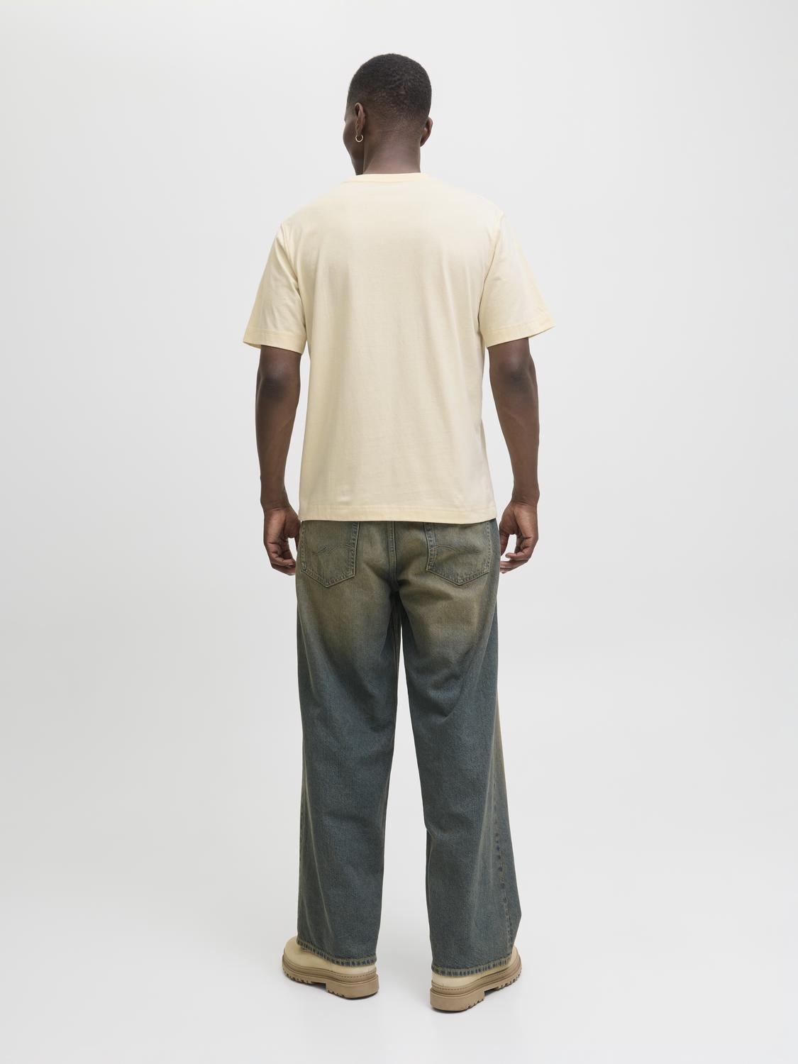 model_shot-back