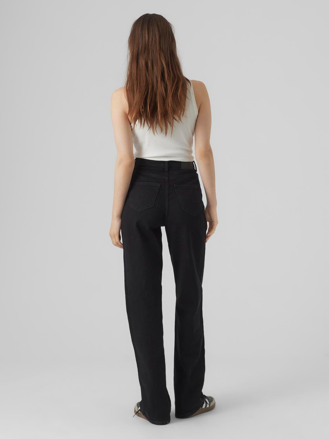 model_shot-back