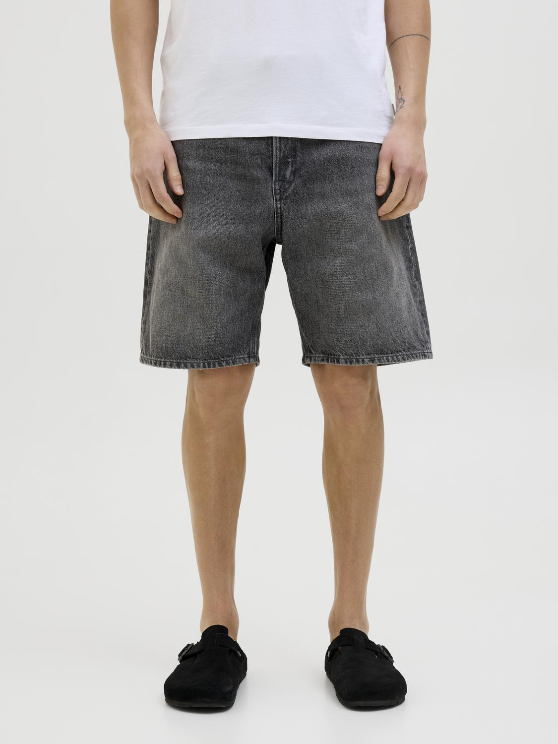 model_shot-front