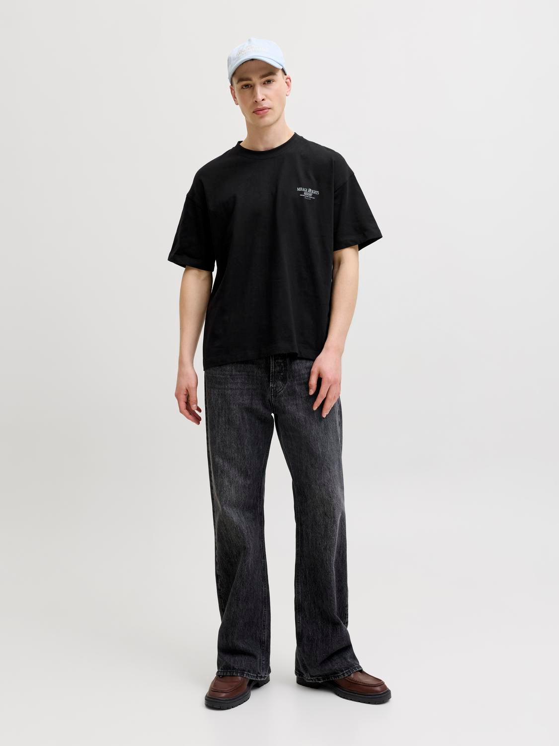 model_shot-front_full