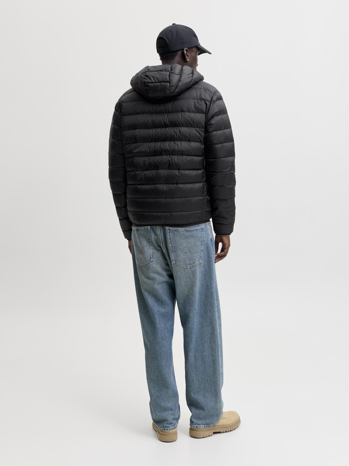 model_shot-back