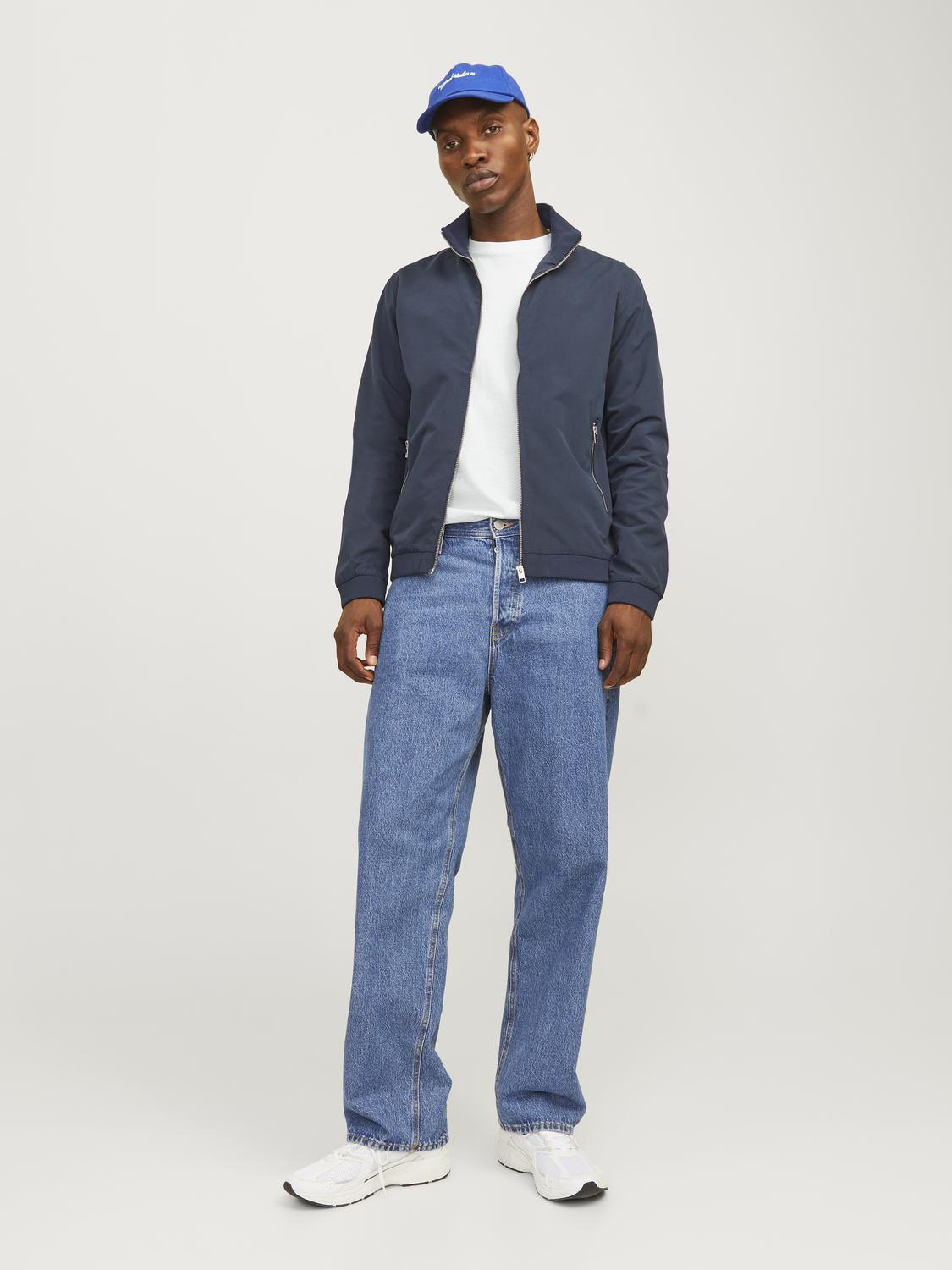 model_shot-front_full