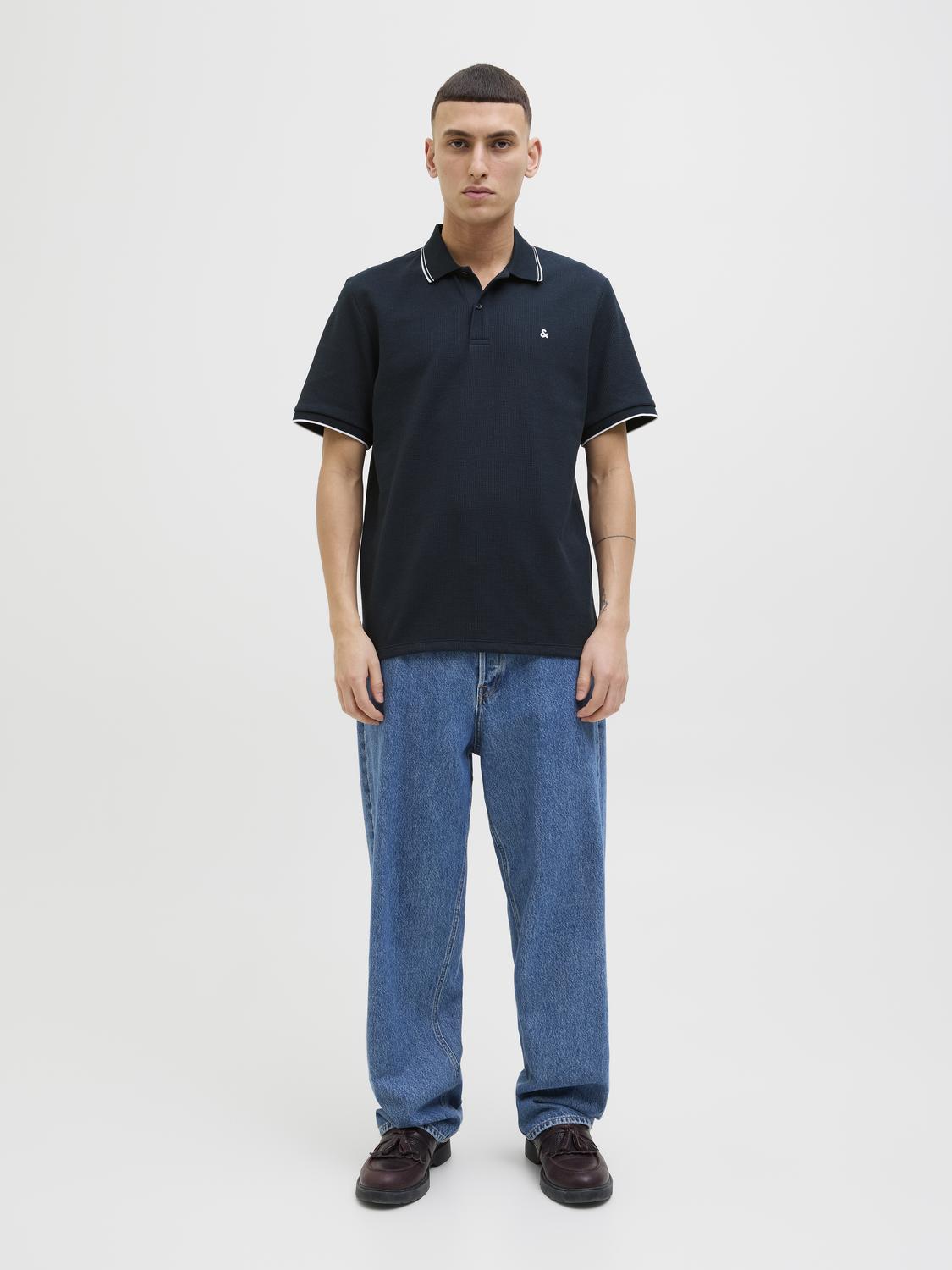 model_shot-front_full